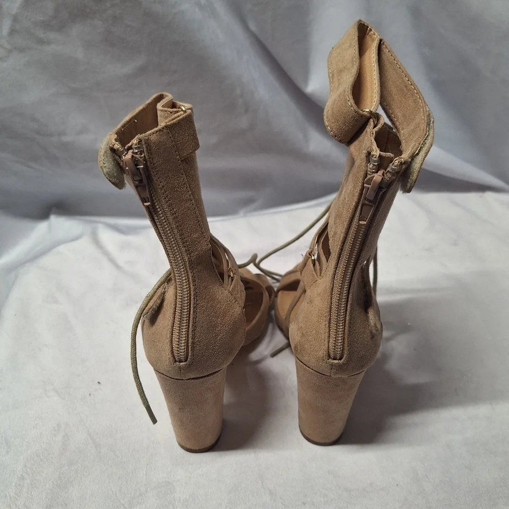 Olivia heels size 8